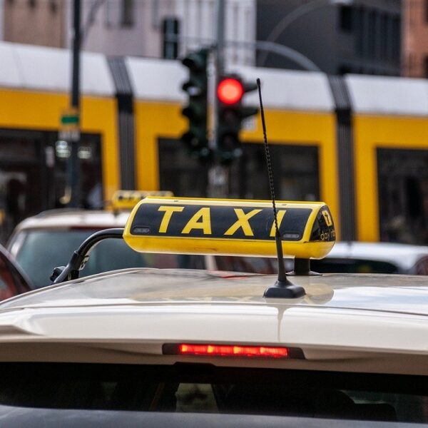 taxi eindhoven airport